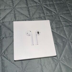 Wireless Earbuds in White